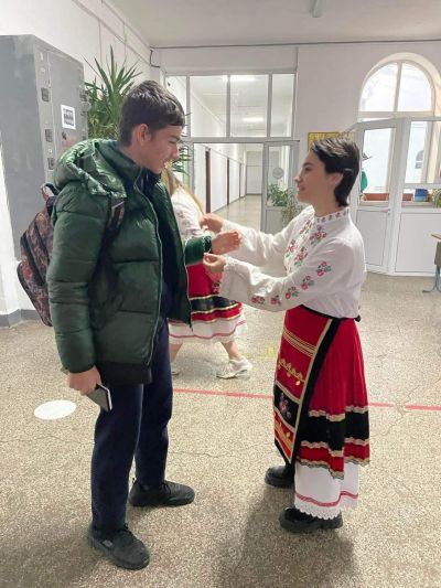 Честит 1 март. 5